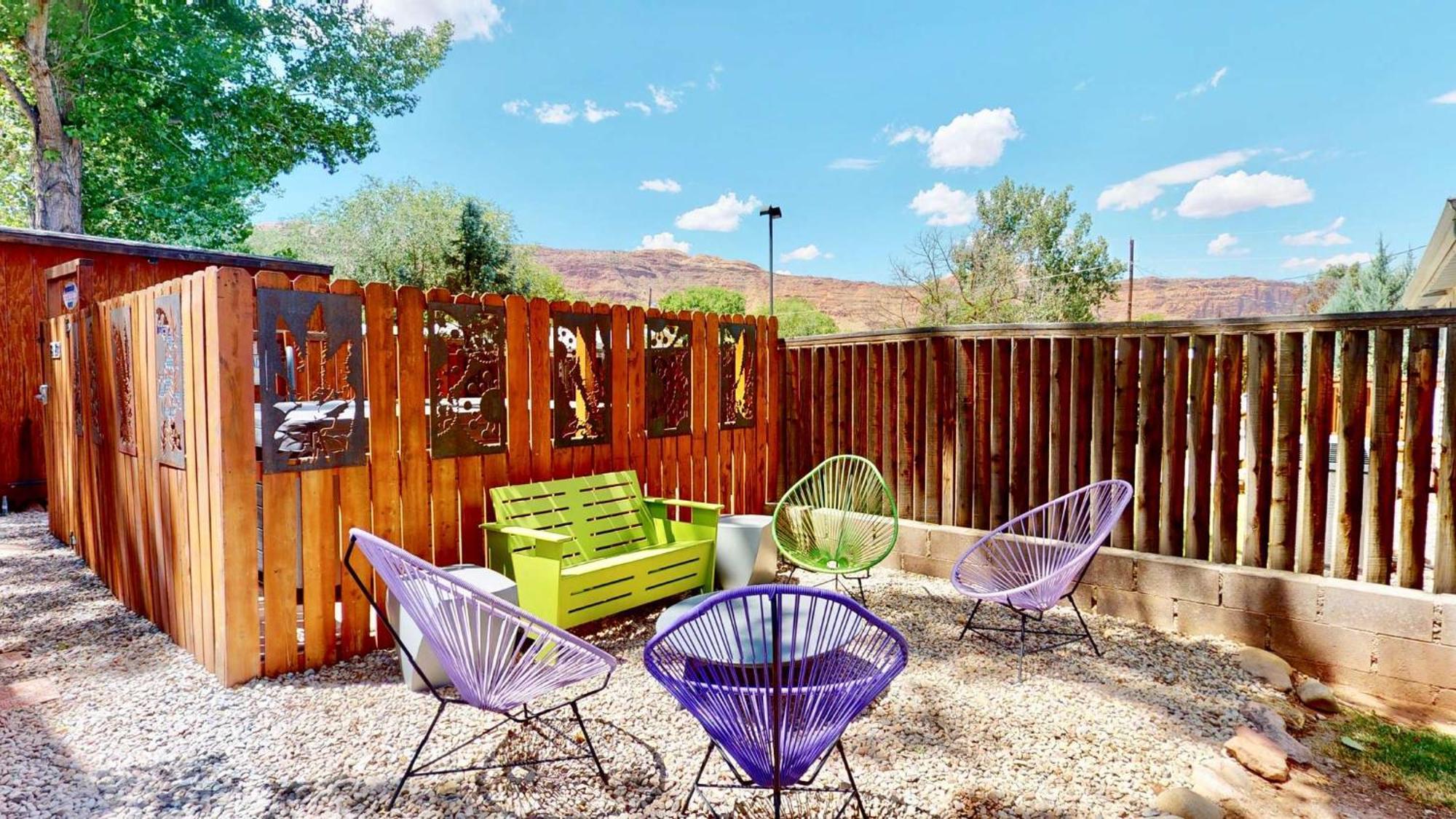 Downtown Cozy Home Base - Purple Sage 8 モアブ エクステリア 写真